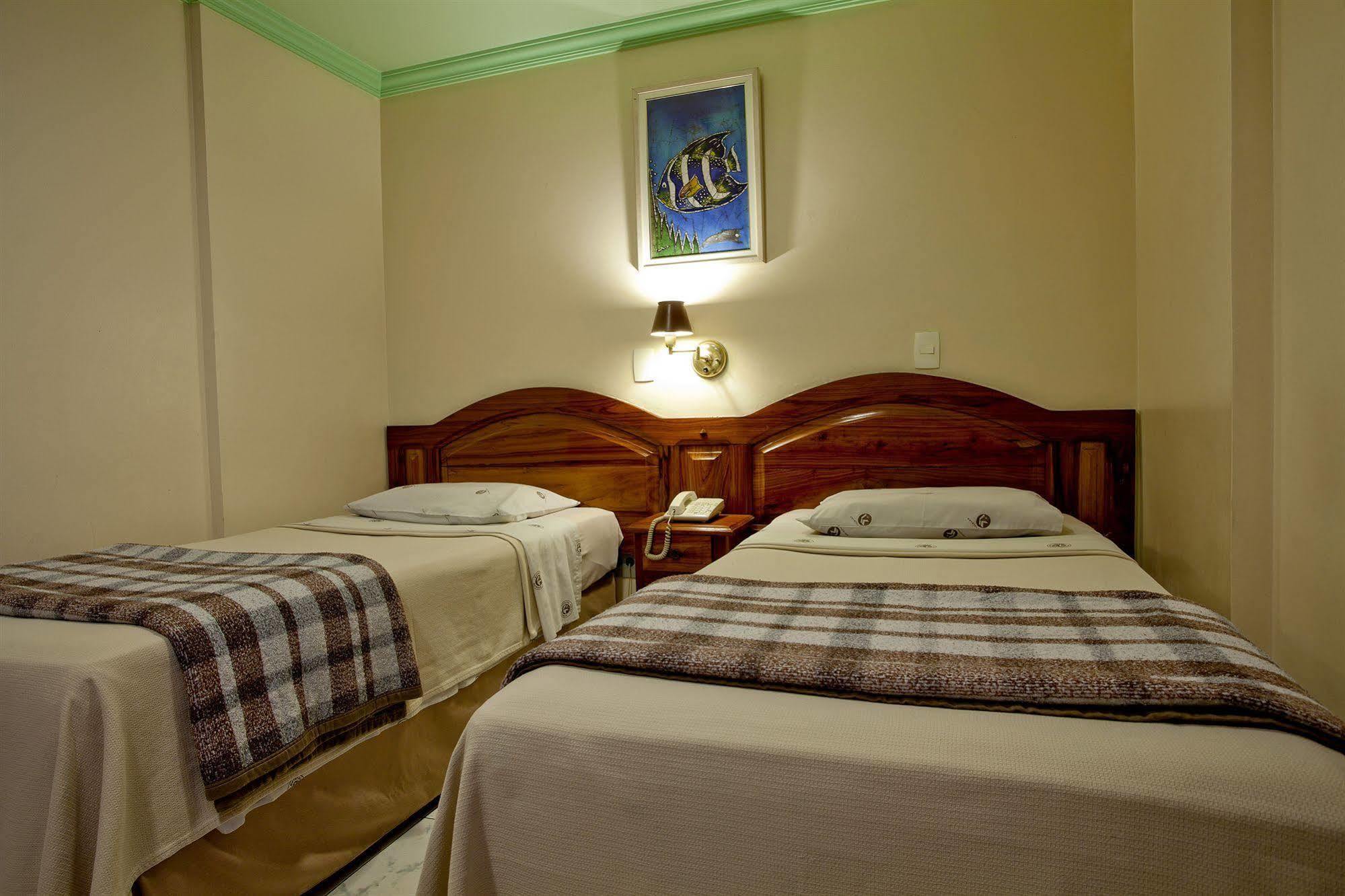 Krystal Hotel Manaus Esterno foto